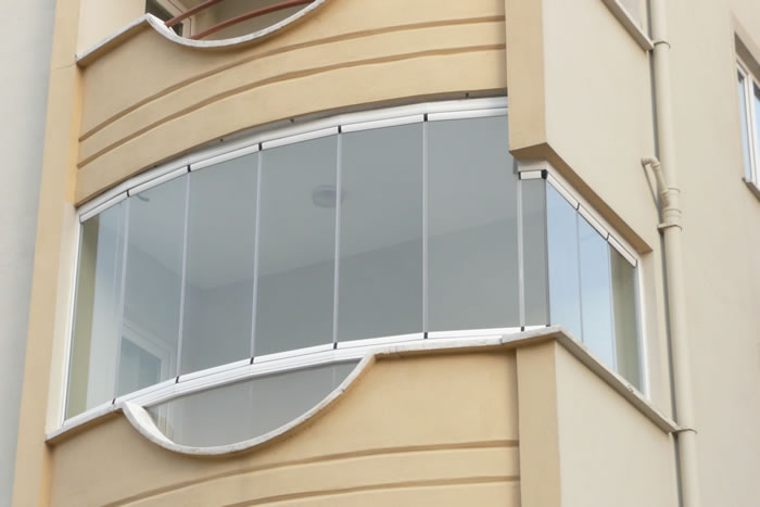 Cam Balkon
